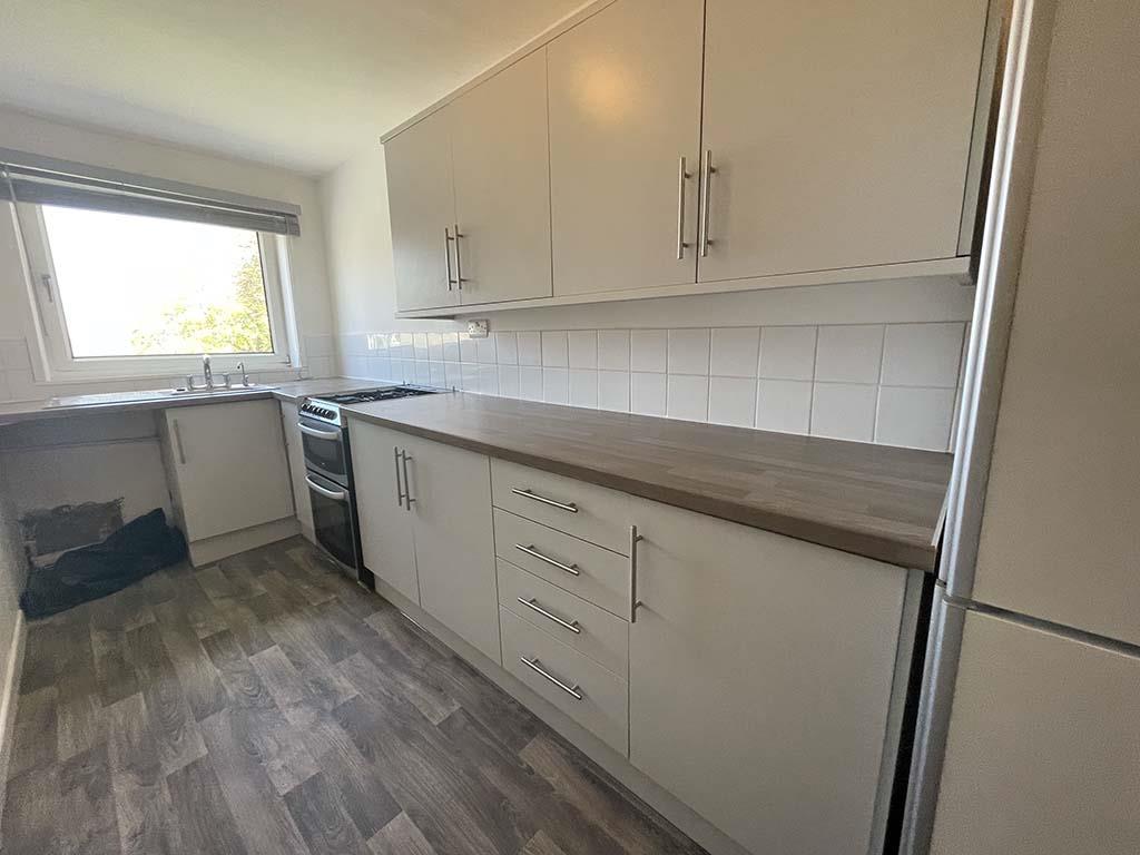 2 bedroom flat To Let in Barnoldswick - Kitchen